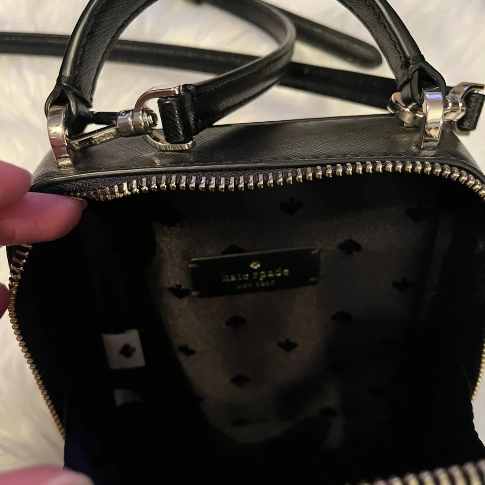Kate Spade Cat crossbody Purse. Perfect condition, used once or twice. - Picture 7 of 14